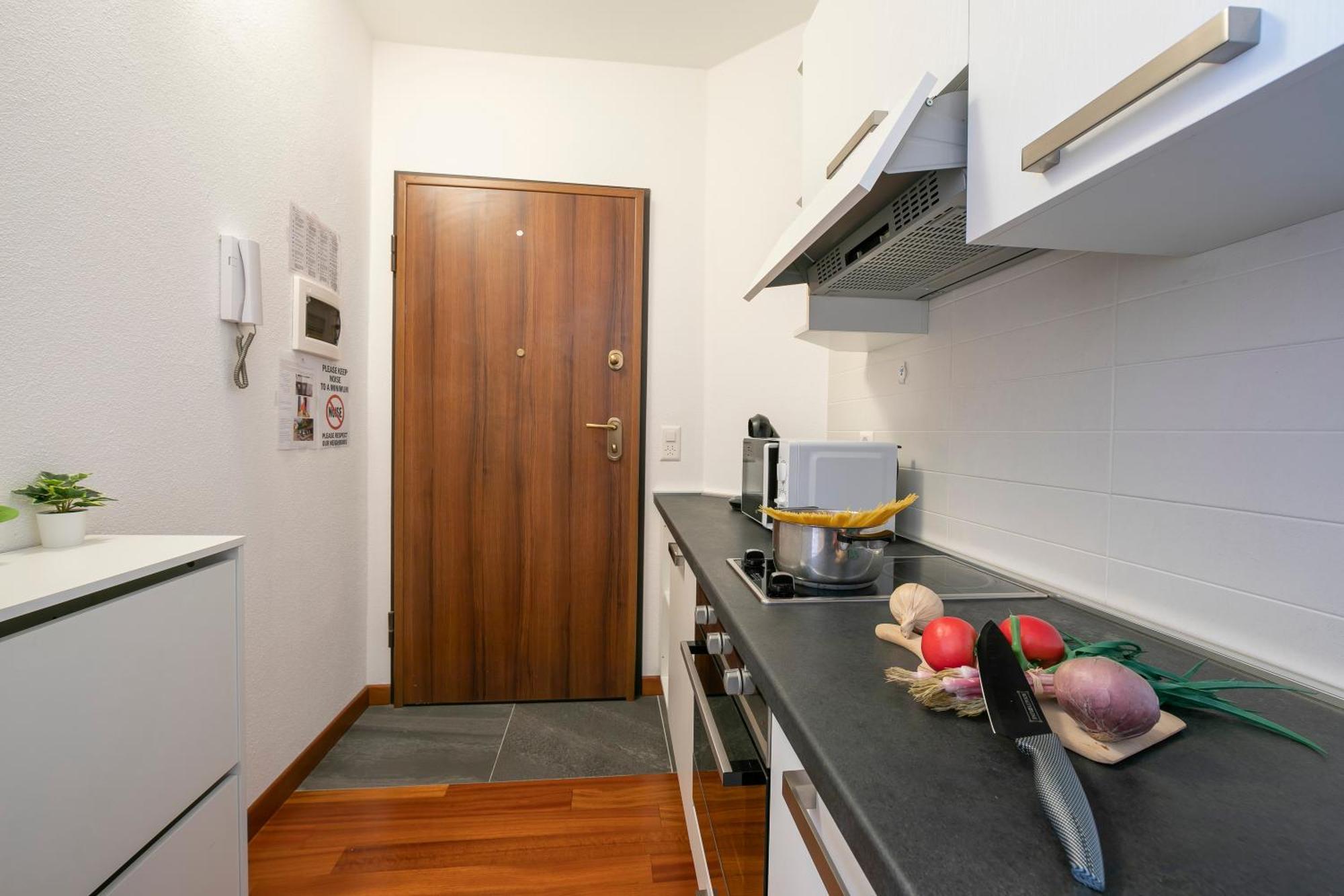 Moonlight - 150M From The Lake - Happy Rentals 盧加諾 外观 照片